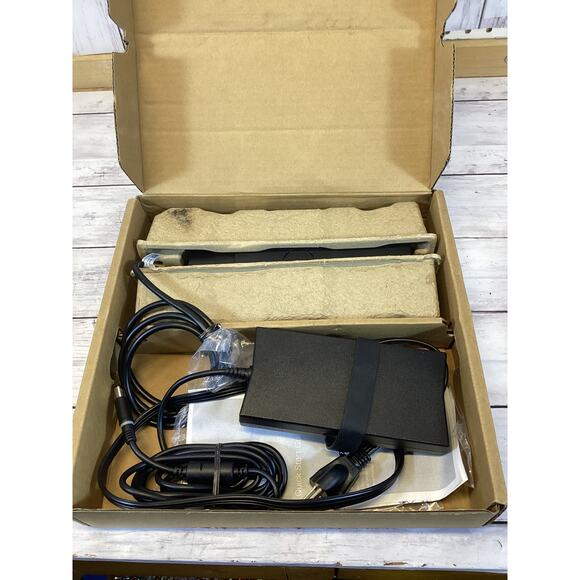 Dell Laptop Charger Black Power Supply Compact Electronics Universal 130W - Picture 1 of 2